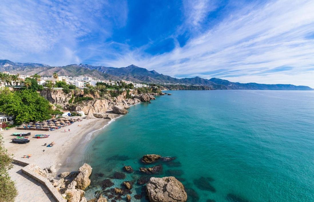 Apartamentos Colon Nerja Exterior foto